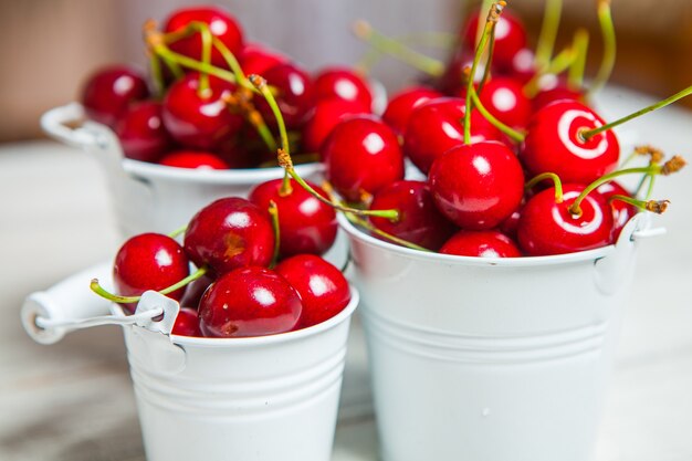 Foto cerejas frescas prontas para comer