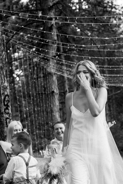 Ceremonia de boda del matrimonio de un chico y una chica.