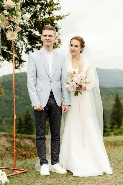 Ceremonia de boda en las montañas.