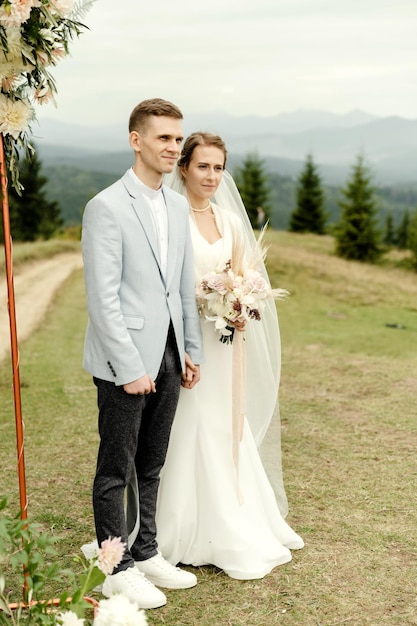 Ceremonia de boda en las montañas.