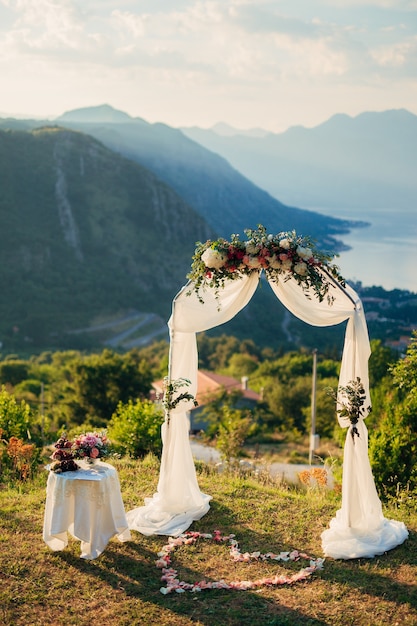 Ceremonia de boda en las montañas