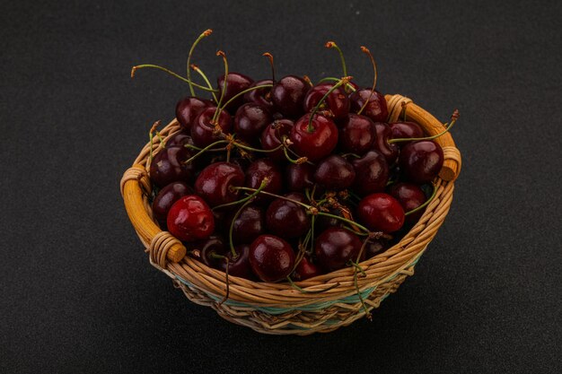 Cereza dulce en la cesta