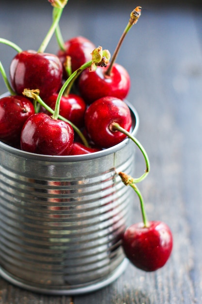 cerezas rojas frutas jugosas frescas bayas