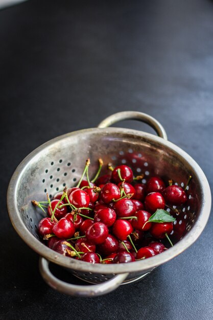 cerezas rojas frutas jugosas frescas bayas