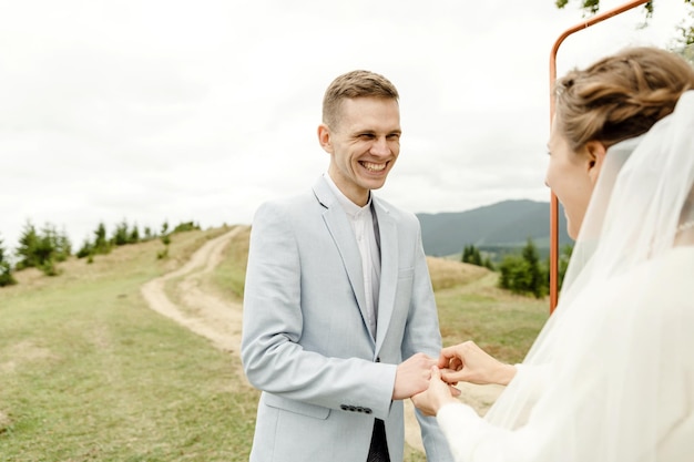 Cerimônia de casamento nas montanhas