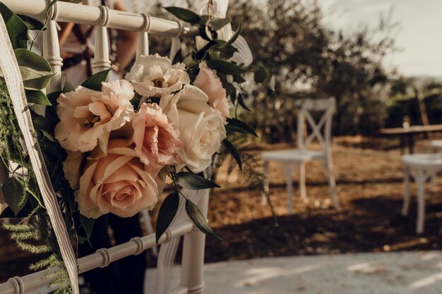 Foto cerimônia de verão ao ar livre casamento