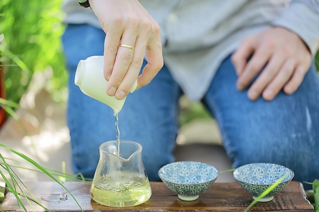 cerimônia do chá japonês no jardim primavera, aroma de cerejeira sakura na ásia