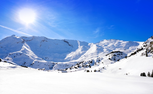 Cerler montañas en Pirineos de Huesc España