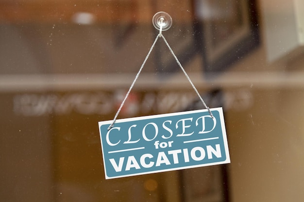 Cerrado por el cartel de vacaciones