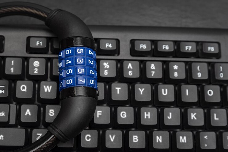 Foto cerradura de combinación en el teclado, de cerca. ciberseguro. concepto de protección de datos.
