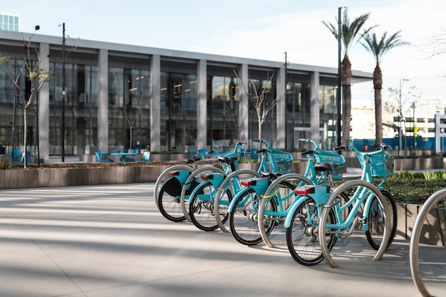 Foto cerrar en bicicleta de movilidad sostenible