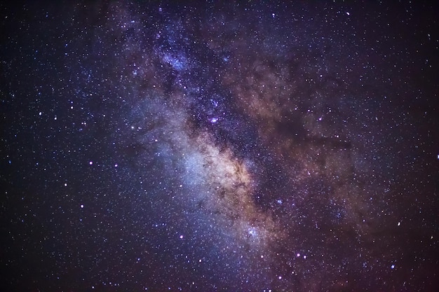 Cerrar el centro de la galaxia de la vía láctea Fotografía de larga exposición con grano