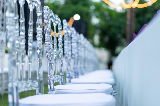 Cerrar Crystal chai en la fila En el jardín para la hora de la cena