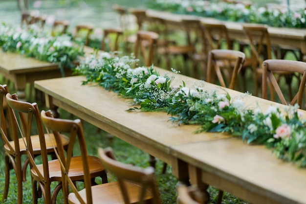 Cerrar en decoración de sillas de boda