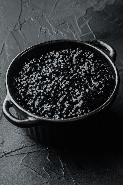 Cerrar en frascos con delicioso caviar