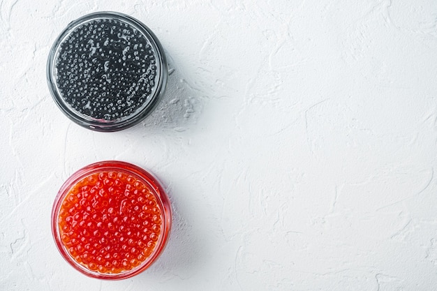 Cerrar en frascos de vidrio con delicioso caviar