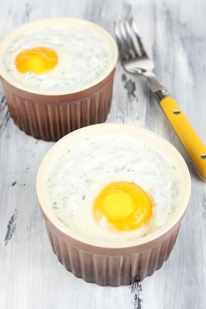 Foto cerrar los huevos al horno