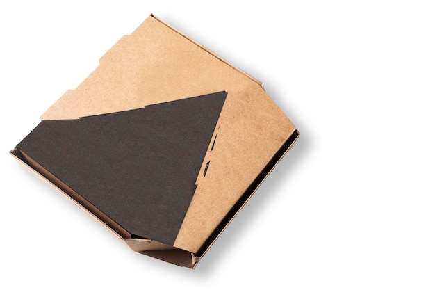 Cerrar pizza caja de cartón marrón aislado sobre fondo blanco Trazado de recorte