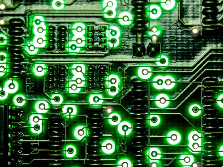 Foto cerrar la placa de circuito verde. tecnología electrónica de hardware.