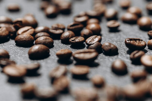 Cerrar primer plano de granos de café tostados