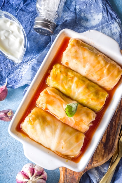 Cerrar rollos de repollo rellenos caseros