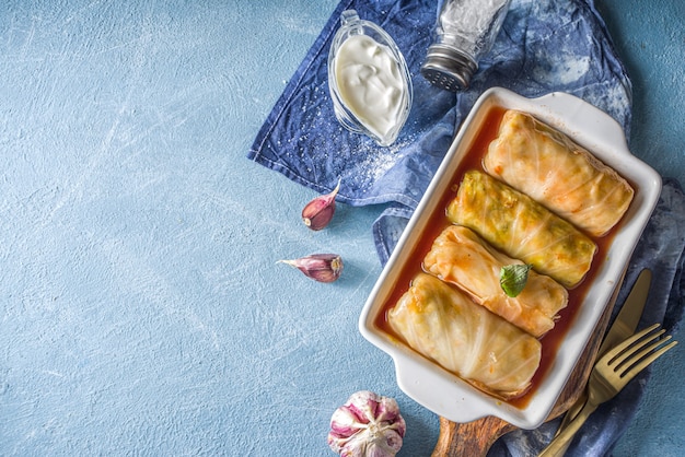 Cerrar rollos de repollo rellenos caseros