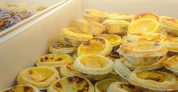 Cerrar tarta de huevo comida dulce comida callejera de Tailandia