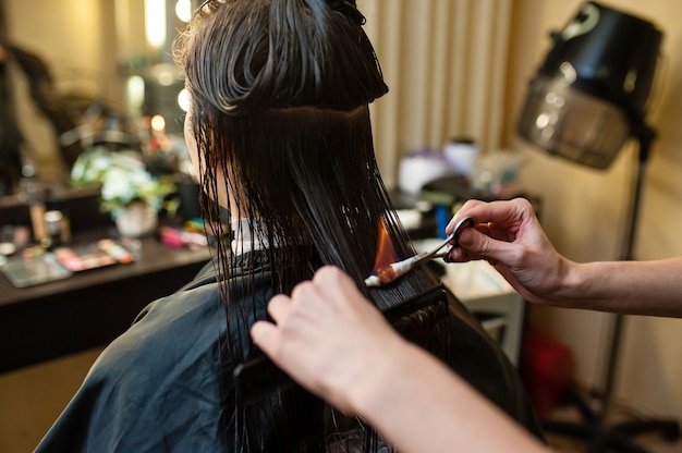 Cerrar el tratamiento del cabello en el salón de belleza