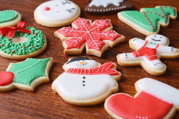 Cerrar vista de coloridas galletas de Navidad