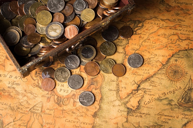 Cerrar vista de monedas de oro en el fondo del mapa