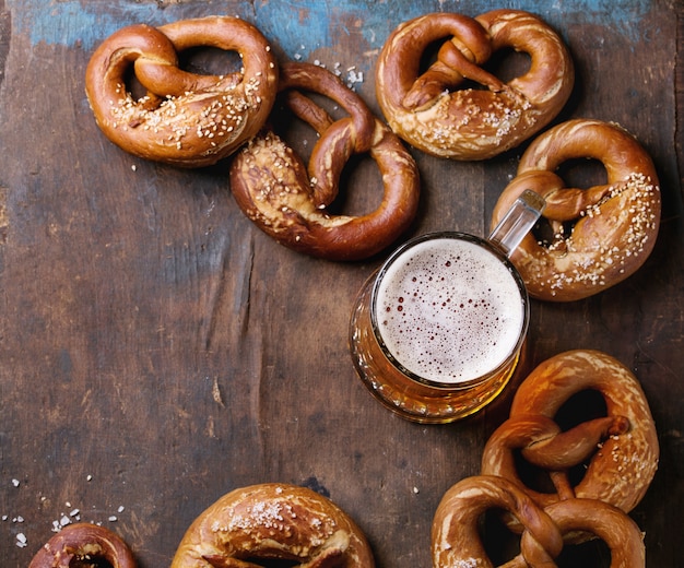 Cerveja com pretzels