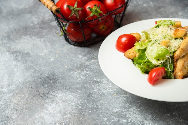 Cesar Salad mit Hähnchenkompott