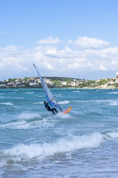 Cesme Türkei 23. September 2021 Windsurfen in Ilica Beach