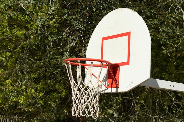 Cesta de basquete com fundo de espaço de cópia