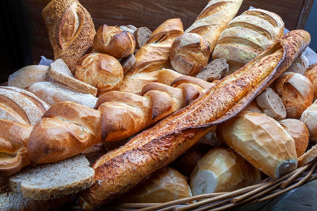 Cesta de pães variados