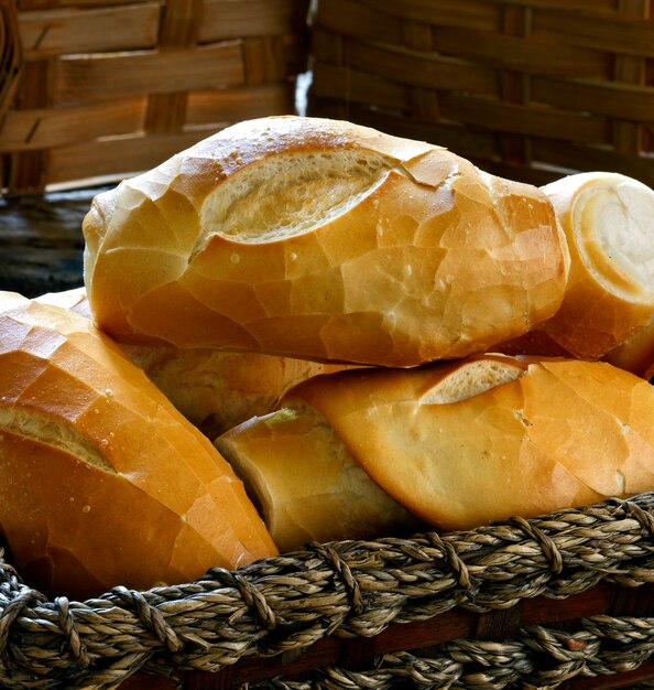 Cesta de "pan francés", pan tradicional brasileño