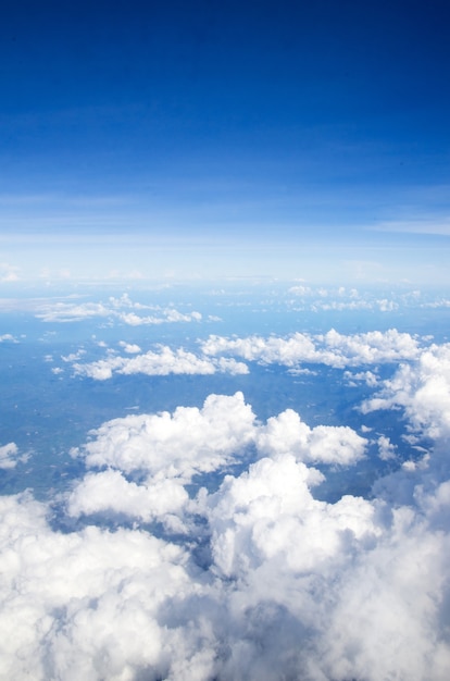 Céu aéreo e fundo de lindas nuvens