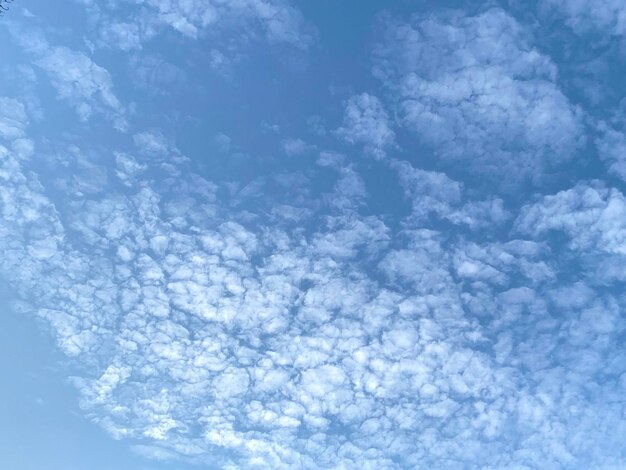 Céu azul com fundo cloudscape