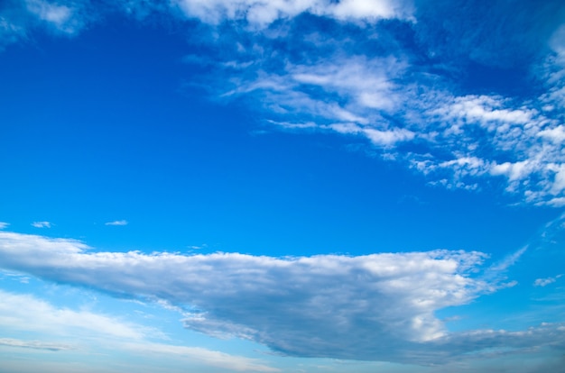 Foto céu azul com nuvem close up