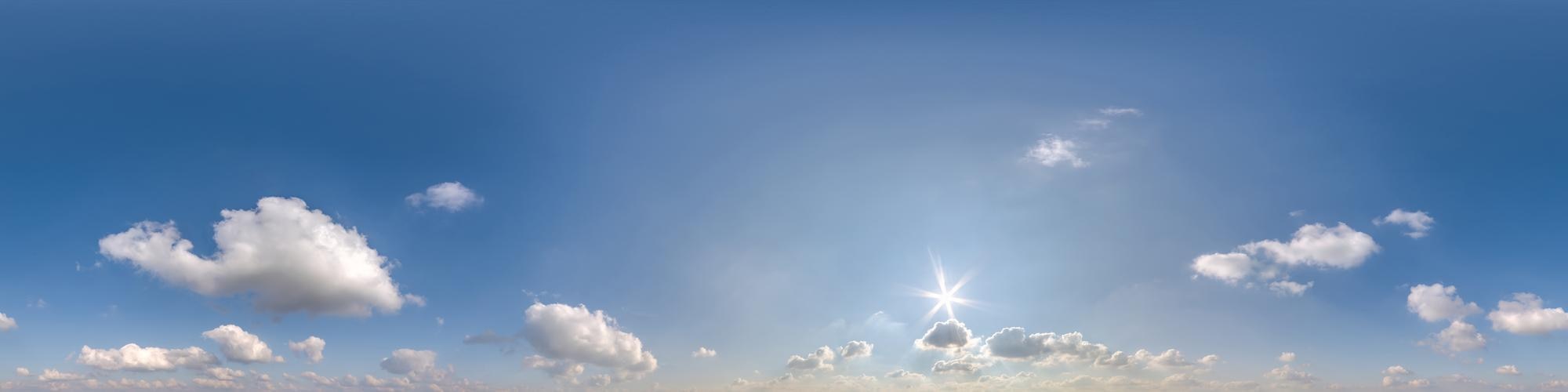 hdri 360 panorama do azul céu com cumulus nuvens com zênite dentro