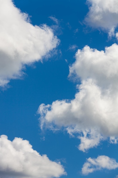 Céu azul, com, nuvens cumulus