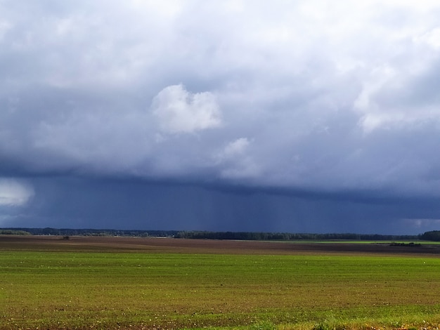 Céu azul com nuvens