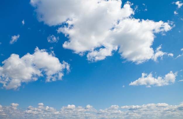 Céu azul e nuvens, podem ser usados como superfície