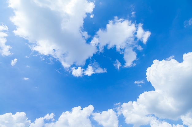 Foto céu azul e nuvens