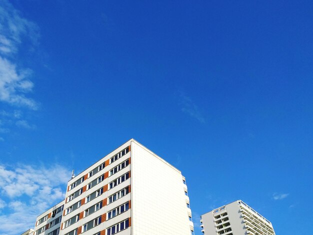 Céu azul na cidade