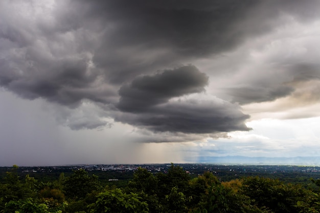 Céu de tempestade com trovões Nuvens de chuva xa