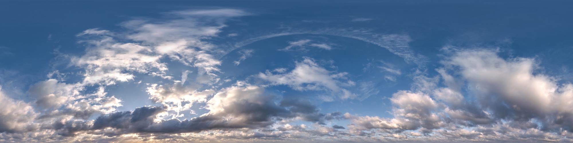 Céu do pôr do sol com nuvens noturnas como visão panorâmica hdri