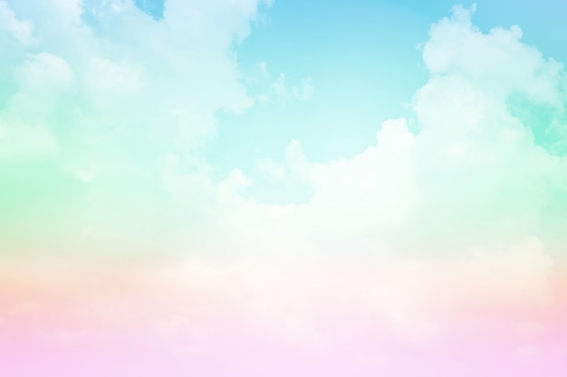 Foto céu e nuvem com uma cor pastel.