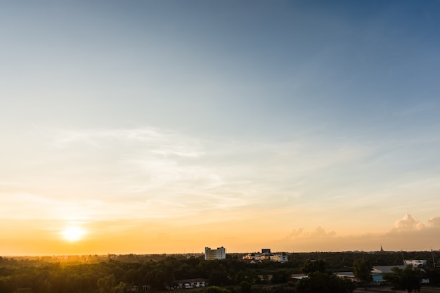 Céu e nuvens