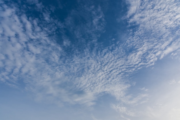 Céu e nuvens